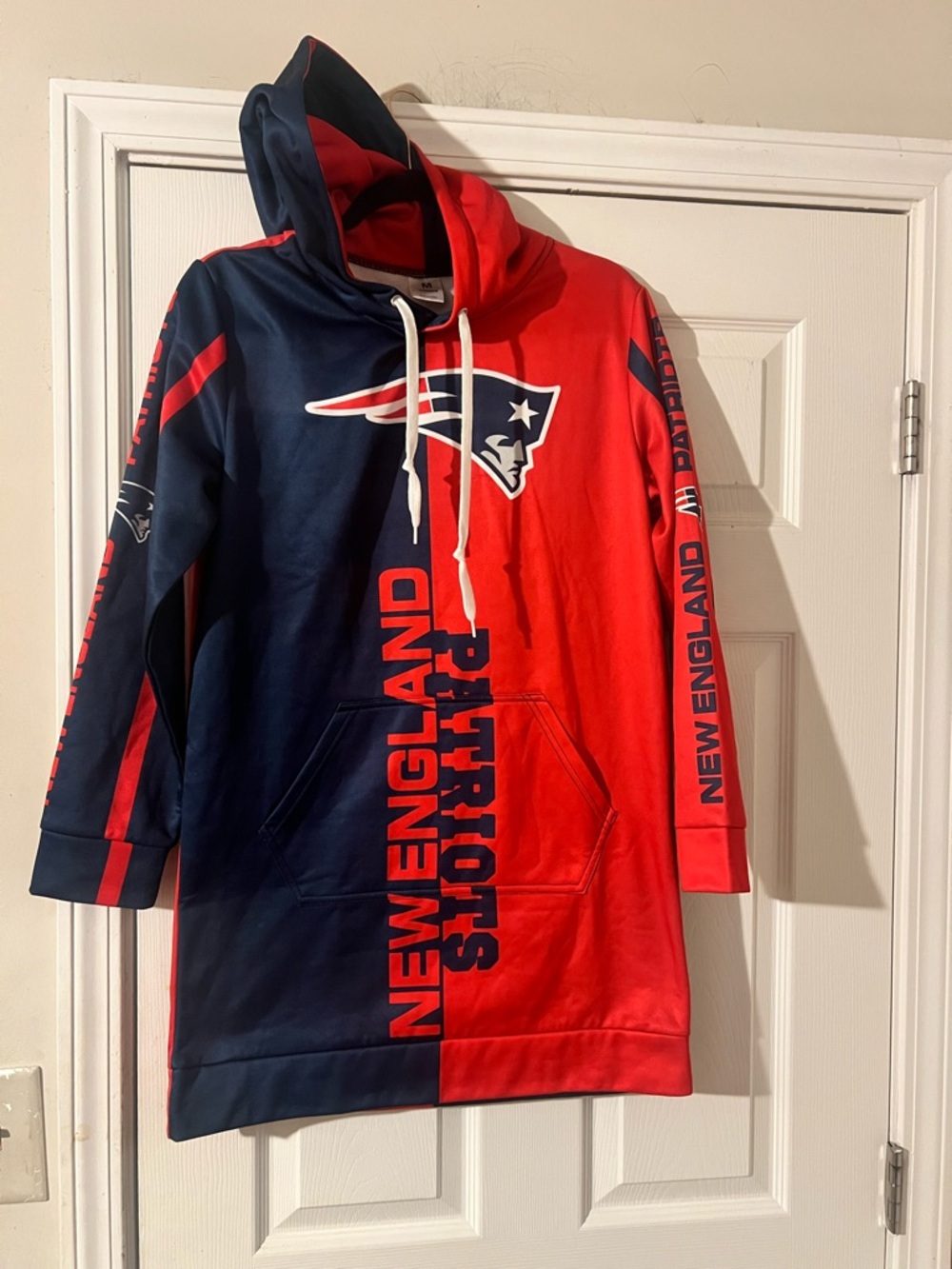 New England Patriots women’s extra length hoodie size M